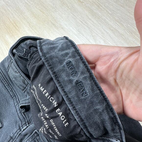 American Eagle Mom Jeans High Rise Black Stretch Slim Fit Casual Pants 2 SHORT - Picture 9 of 14